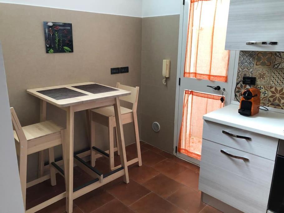 Bari For You - Guest House A 300Mt. Dal Mare ภายนอก รูปภาพ